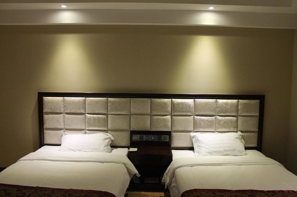 Weishi International Hotel Qing Zhou Extérieur photo