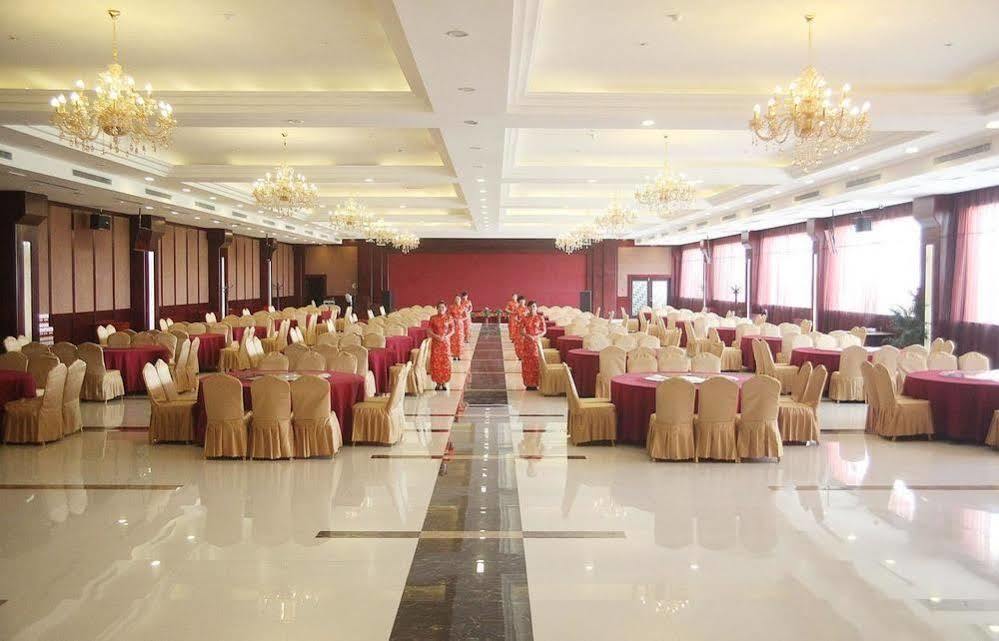 Weishi International Hotel Qing Zhou Extérieur photo